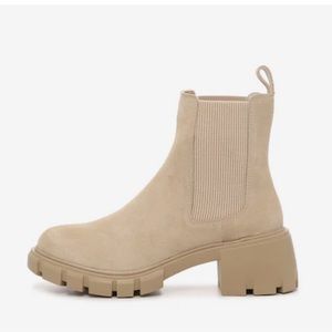 Steve Madden Tan Ankle Boots